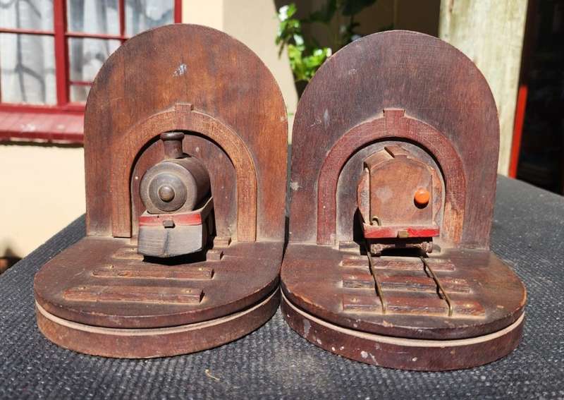 Awesome Steam Locomotive and Railway Cart Wooden Bookends