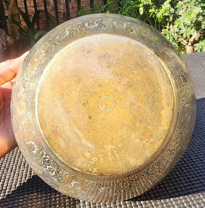 Exquisitely Floral Engraved Vintage Brass Bowl with S.M. Made in India Dot Prick Marks Heavy 1.1kg