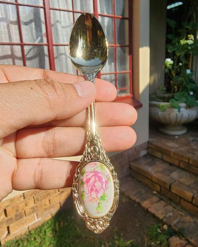 Lady Diana Princess of Wales Rose Enamelled Teaspoon Set of 6 Gold Plated Stainless Steel Japan