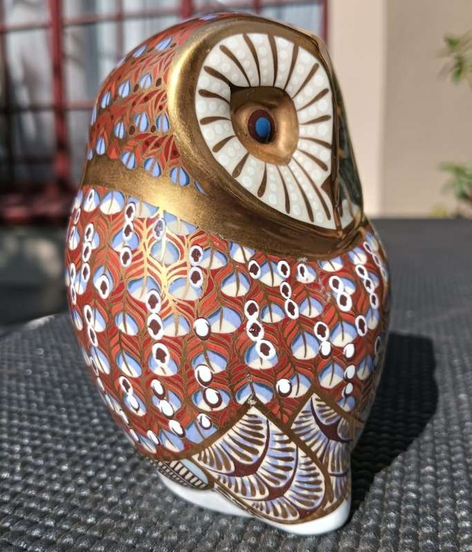 Royal Crown Derby Barn Owl 1996 Imari Paperweight  22K Gold Highlights  Silver Stopper