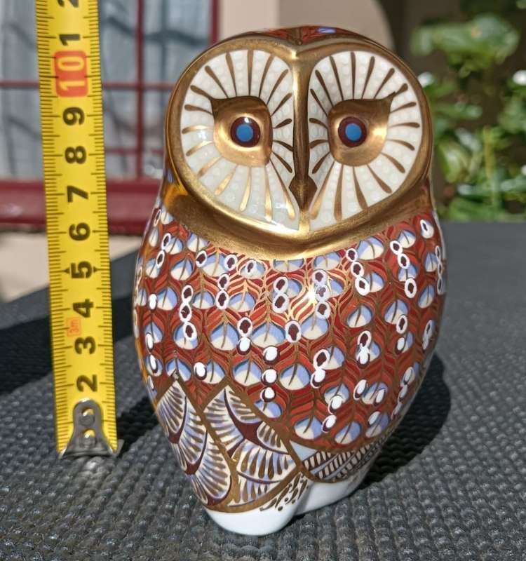 Royal Crown Derby Barn Owl 1996 Imari Paperweight  22K Gold Highlights  Silver Stopper