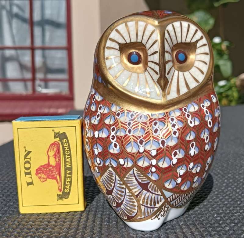 Royal Crown Derby Barn Owl 1996 Imari Paperweight  22K Gold Highlights  Silver Stopper