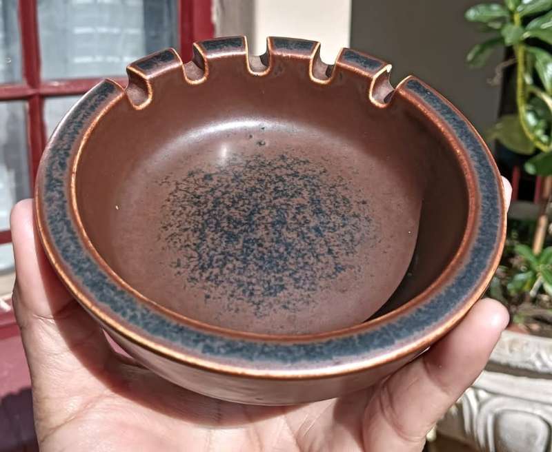 ARABIA (FINLAND) PORCELAIN ART ASHTRAY