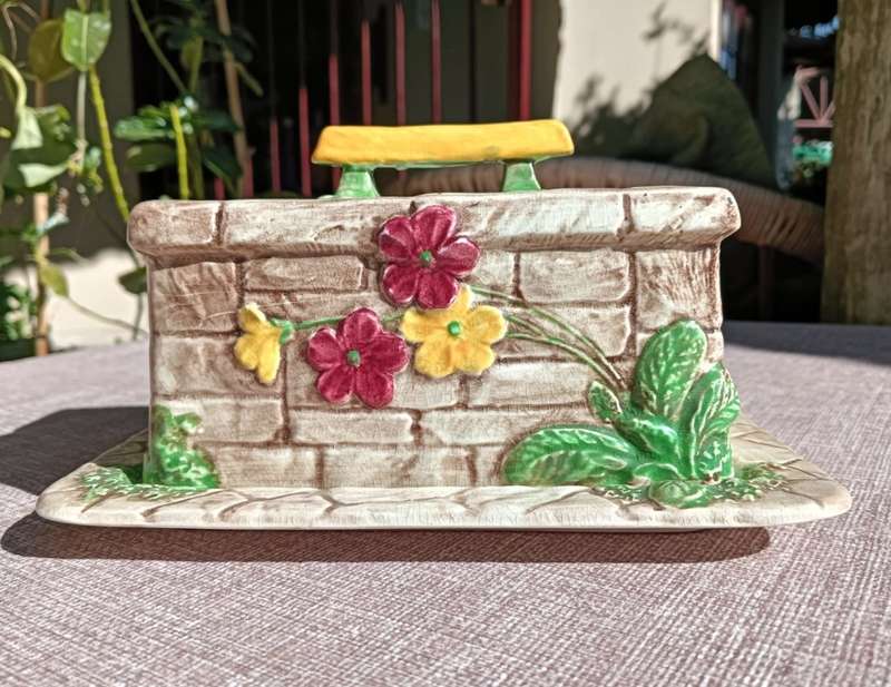 RARE FALCON WARE ENGLAND 1930S CERAMIC WISHING WELL LIDDED BUTTER DISH HANDPAINTED!