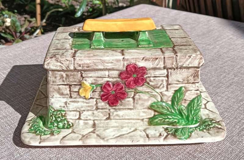RARE FALCON WARE ENGLAND 1930S CERAMIC WISHING WELL LIDDED BUTTER DISH HANDPAINTED!