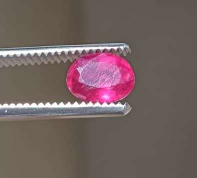 BLOOD RED 2.20CT RUBY GEMSTONE WITH OVAL CUT - HIGH THERMAL CONDUCTIVITY!