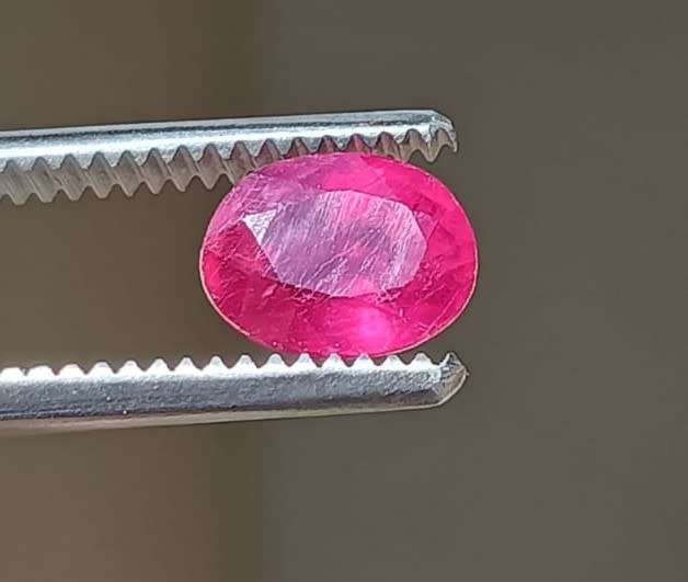 BLOOD RED 2.20CT RUBY GEMSTONE WITH OVAL CUT - HIGH THERMAL CONDUCTIVITY!