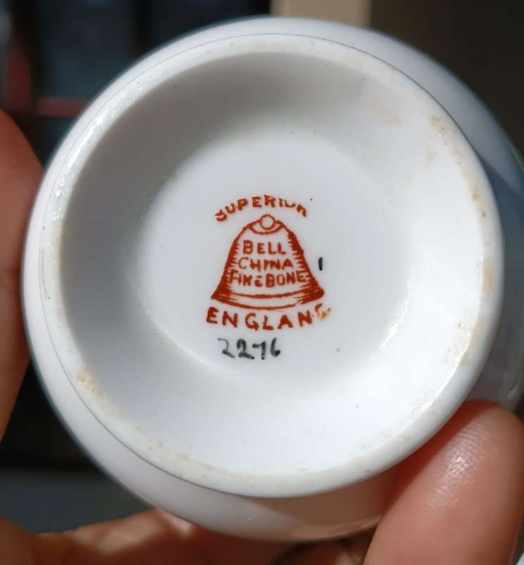 Superb 1930s English Bell China 12 Piece Teaset (Shore & Coggins Trademark) with Hand Painted Leaves
