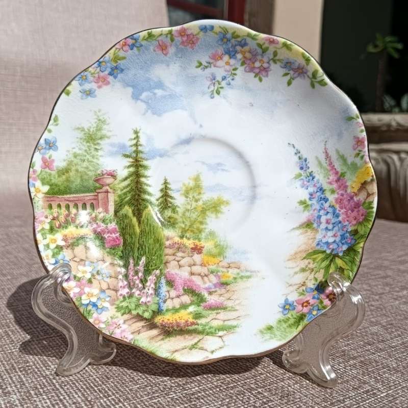 Supplied to Her Majesty Queen Mary Rare Royal Albert 1927-1935 Kentish Rockery Pattern Duo No 1 of 2