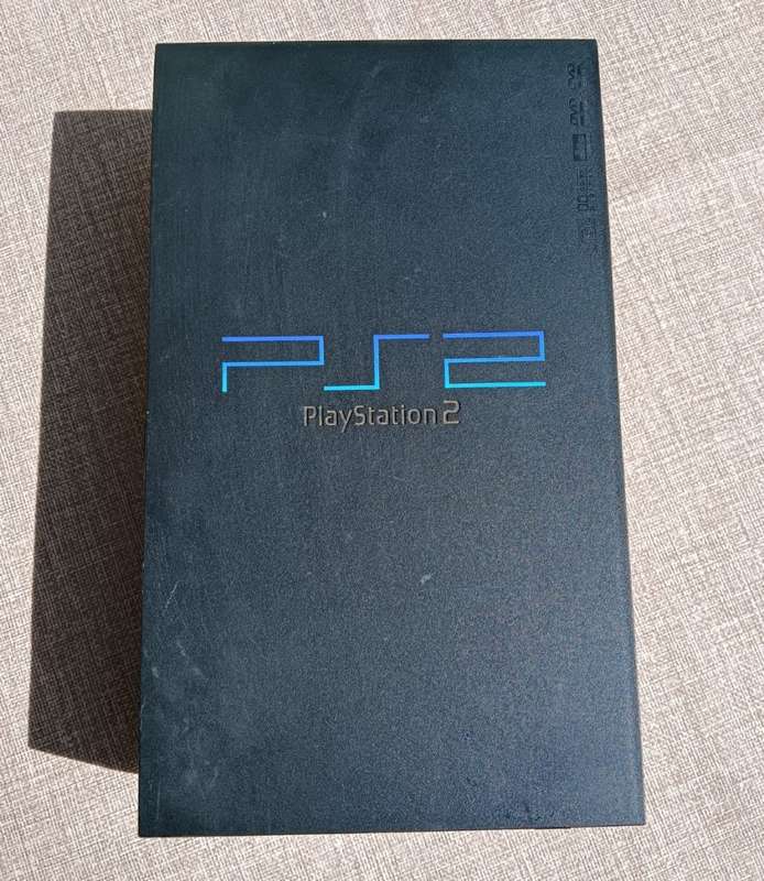 SONY PLAYSTATION 2 FAT CONSOLE MODEL 39004 WORKING WITH PS2 BAKUGAN GAME