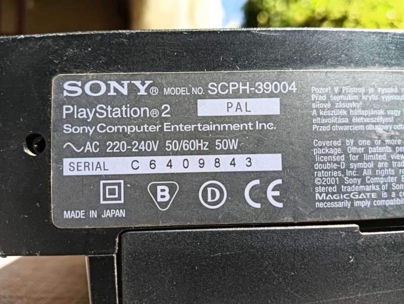 SONY PLAYSTATION 2 FAT CONSOLE MODEL 39004 WORKING WITH PS2 BAKUGAN GAME