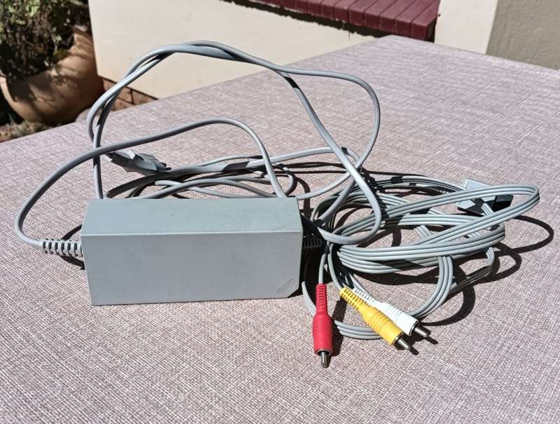 NINTENDO WII Model RVL-002 (EUR) Power Adapter and RCI Cable - Note No Console