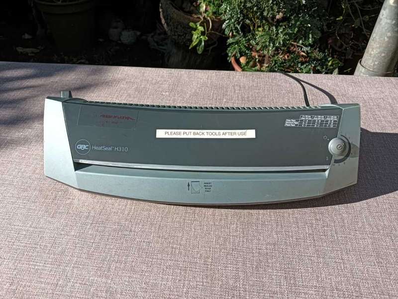 GBC Heatseal H310 Pouch Laminator  Turns On