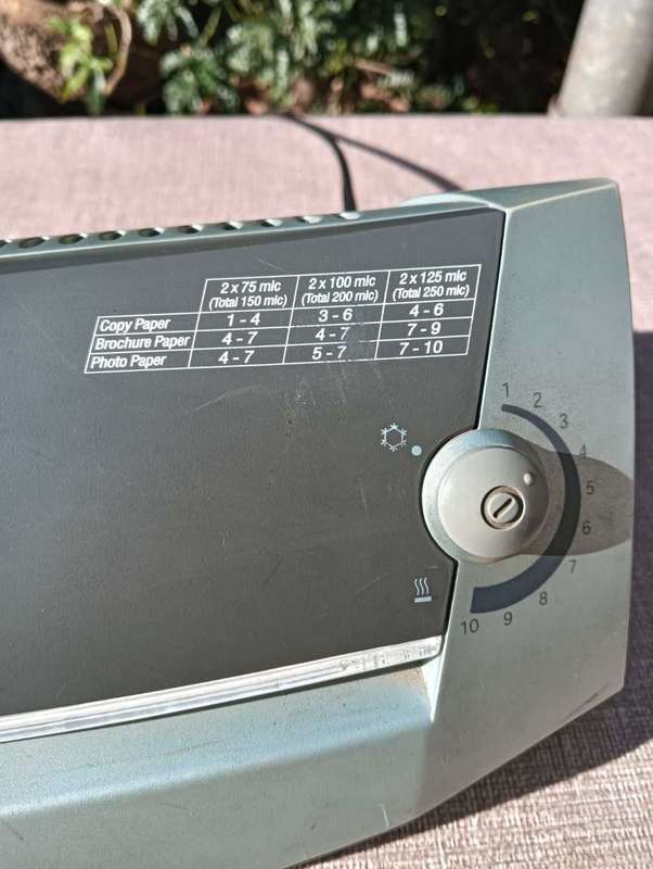 GBC Heatseal H310 Pouch Laminator  Turns On