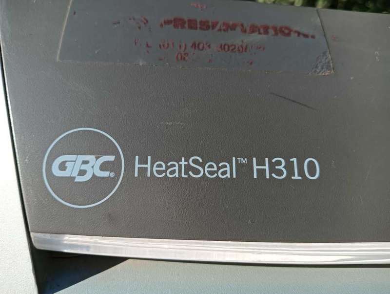 GBC Heatseal H310 Pouch Laminator  Turns On
