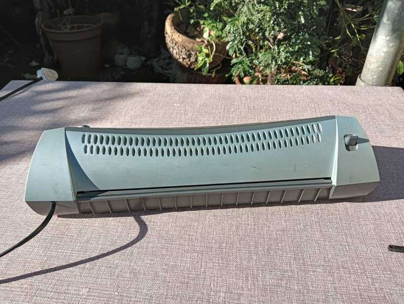 GBC Heatseal H310 Pouch Laminator  Turns On