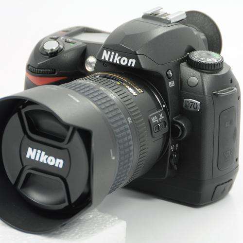 Nikon D70 Zoom 18-70 Lens Kit
