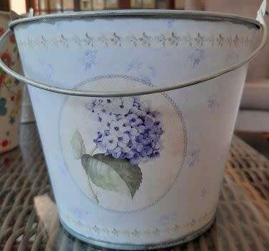 Decorative Tins Rustic
