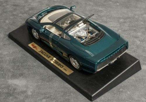 Maisto - Scale 1/18 Jaguar XJ220  1992  Special Edition model