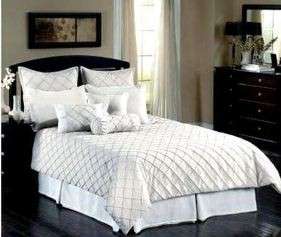 SUPER King Duvet Cover Set. Trellis Taffetta. Absolutely beautiful