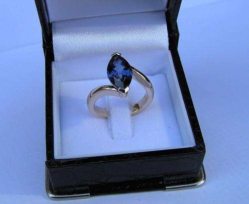 HPJ ARISTOCRACY COLLECTION - ELEGANT AND CHIC SOLID GOLD 3.52 CARAT VVS SAPPHIRE RING. R69,000.00