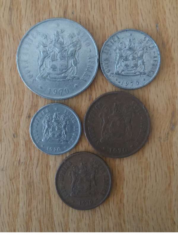 (1970 Coat of Arms, bronze and nickel coins. 50c, 10c, 5c, 2c, 1c) R25