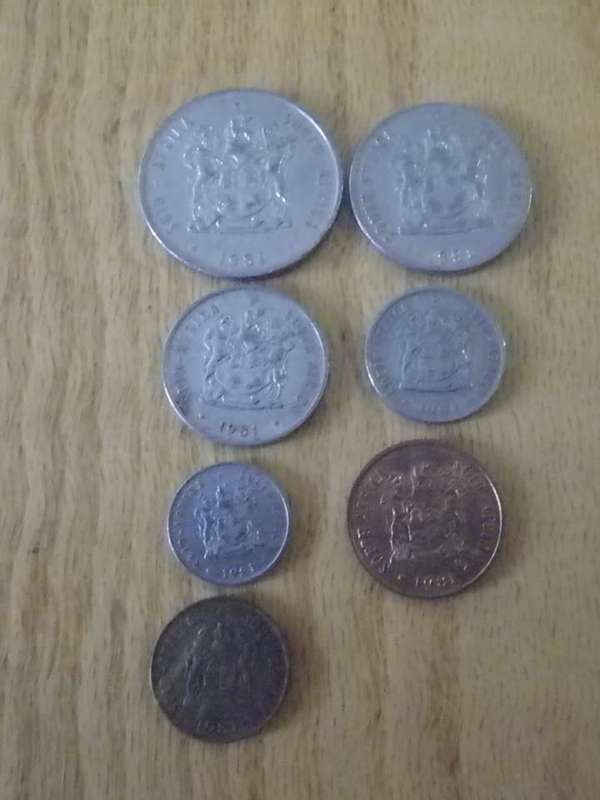 (1981 Coat of Arms, bronze and nickel coins. 1c.2c.5c.10c.20c.50c.R1) R35