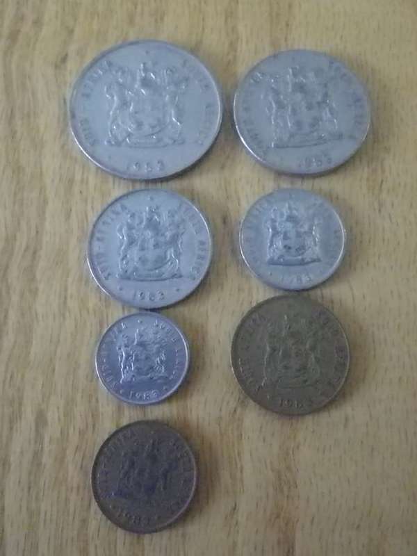 (1983 Coat of Arms, bronze and nickel coins. 1c.2c.5c.10c.20c.50c.R1) R35