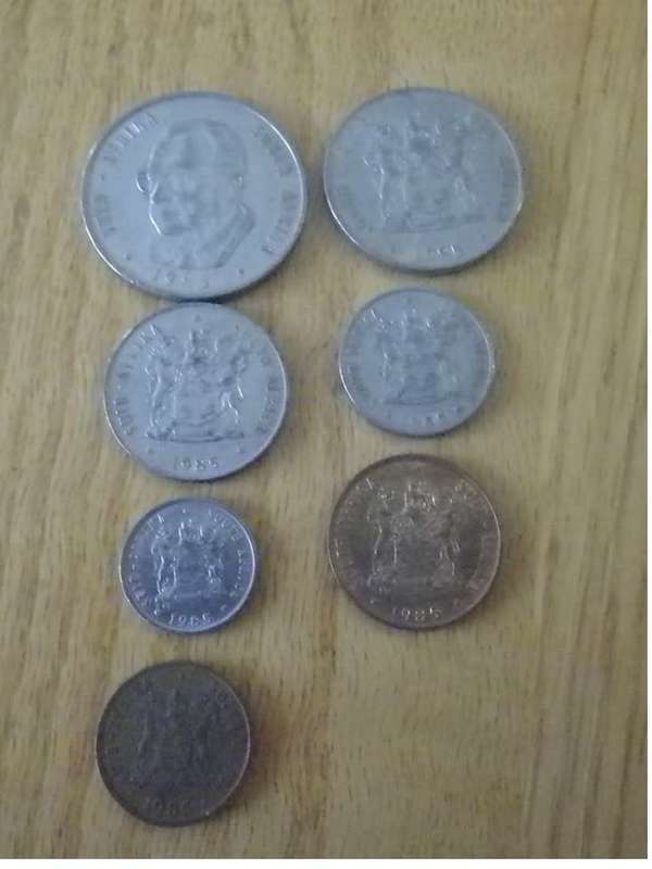 (1985 Coat of Arms, bronze and nickel coins.1c.2c.5c.10c.20c.50c.R1) R35