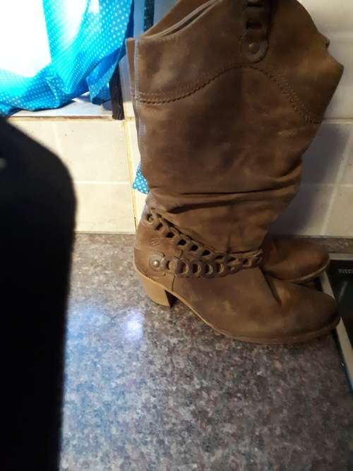Cowboy  Boots  (Genuine Leather)