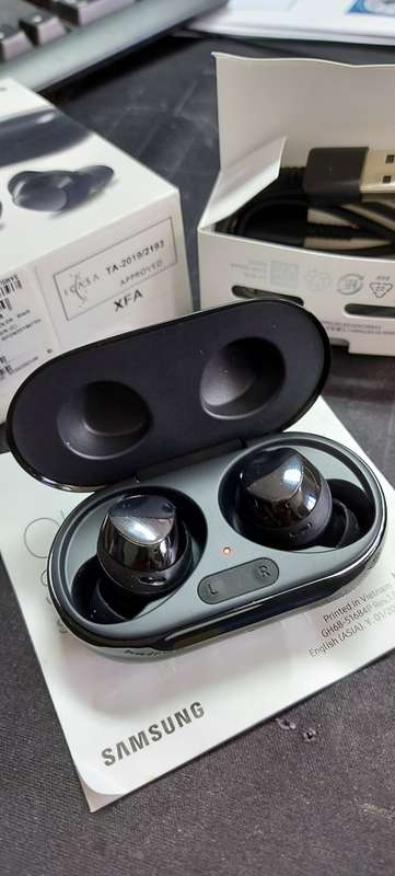 Samsung Galaxy Buds + (never used in original opened box and papers)