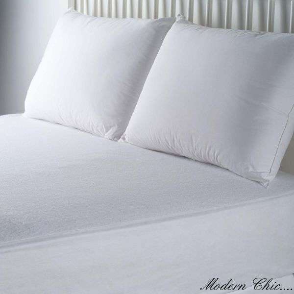 QUEEN MATTRESS PROTECTOR -VINYL -R1 RESERVE