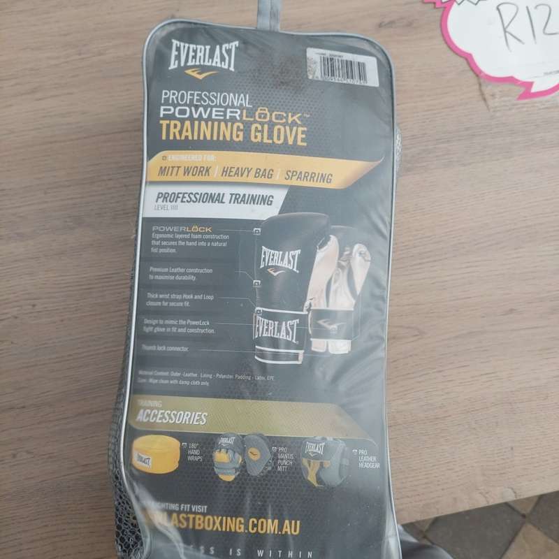 Everlast PowerLock Pro Laced Training Gloves - Black & White - 18 oz