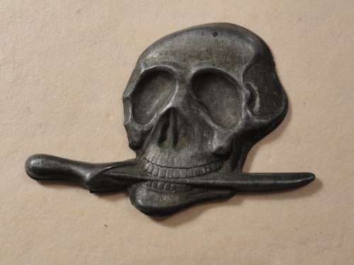 Italian Facist RSI skull and dagger badge