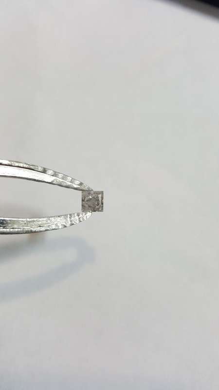0.60CT NATURAL WHITE DIAMOND