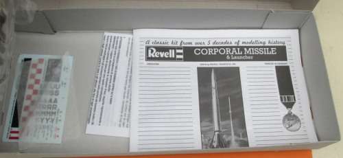 REVELL - CORPORAL MISSILE & LAUNCHER KIT