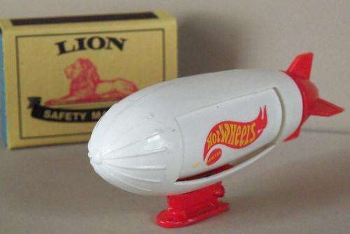 HOT WHEELS BLIMP