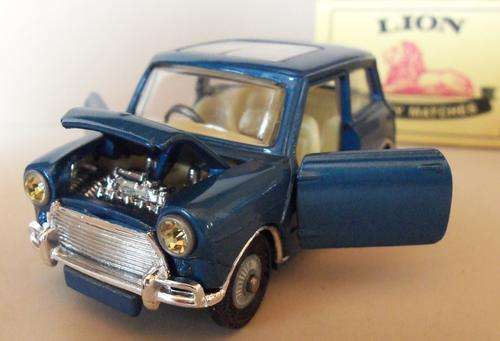 CORGI MINI COOPER MAGNIFIQUE 334