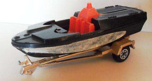 BATMAN BOAT ON TRAILER by CORGI
