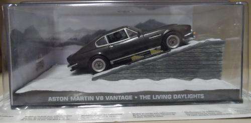 ASTON MARTIN V8 VANTAGE - JAMES BOND - THE LIVING DAYLIGHTS