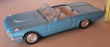 NEWRAY - 1966 FORD THUNDERBIRD
