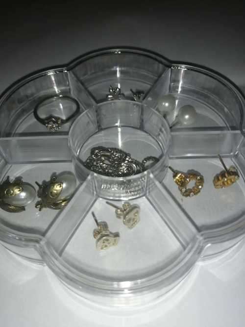 Mix Box of jewellery Items