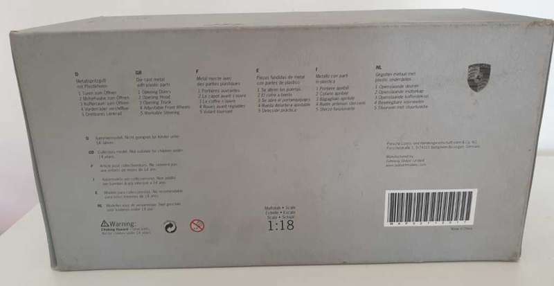 Porsche 911 GT3 RS Dealer Edition scale 1:18 Model by AutoArt -Never been displayed out of box