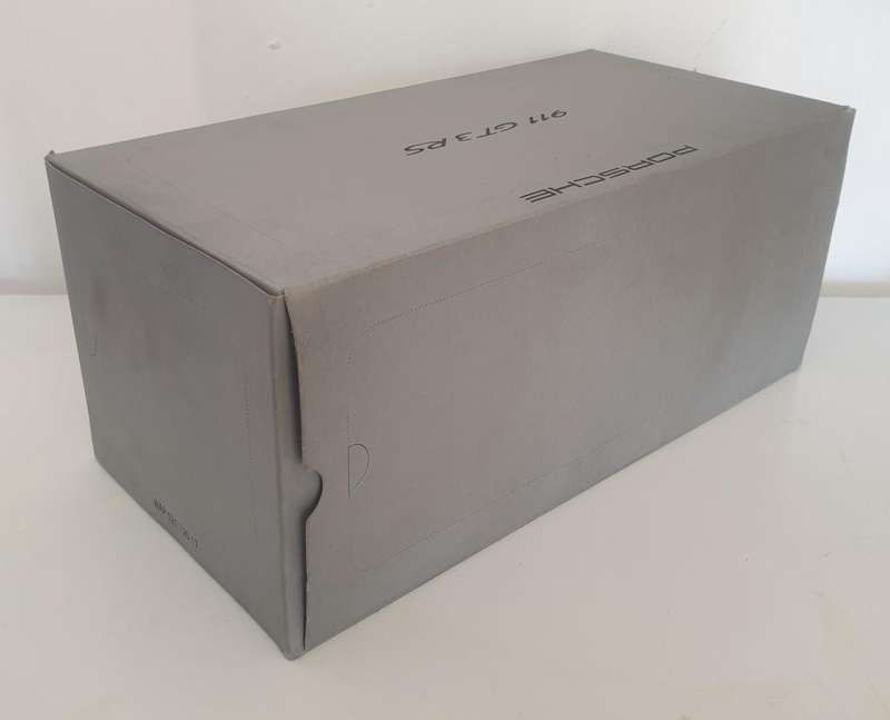 Porsche 911 GT3 RS Dealer Edition scale 1:18 Model by AutoArt -Never been displayed out of box
