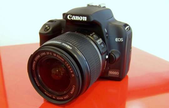 Canon EOS 1000D DSLR Camera with 18-55mm Lens and free Tripod