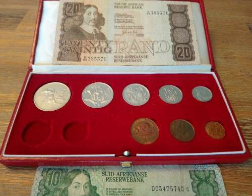 NICE SOUTH AFRICAN COIN & NOTE COLLECTION  ( READ DESCRIPTION)