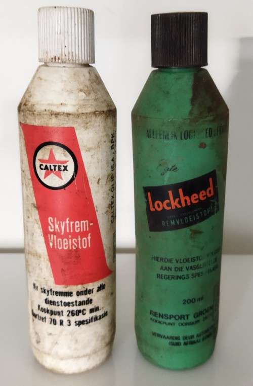 2x Old Oil bottles