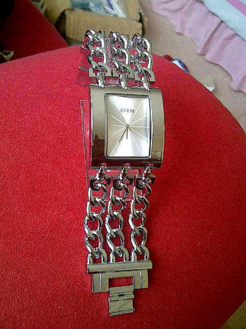 GUESS WATCH- STUNNING