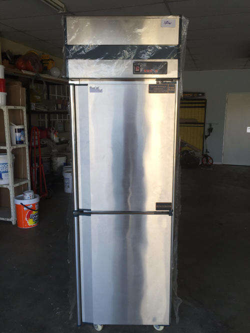D4F Industrial Fridge - Stainless Steel - Low R1 Start ***BARGAIN***
