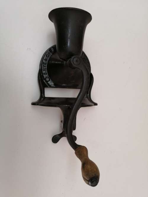 No. 1 Snye & Co Coffee grinder - small crack
